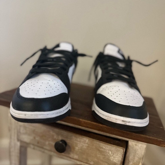 EUC Nike Dunk Low Retro Black & White Pandas Sz:M10/ W 11.5 In The Box. - Picture 5 of 8